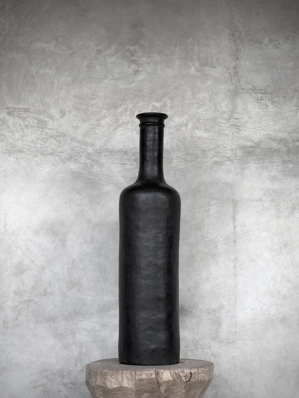 BOTOL medium clay bottle, antique black