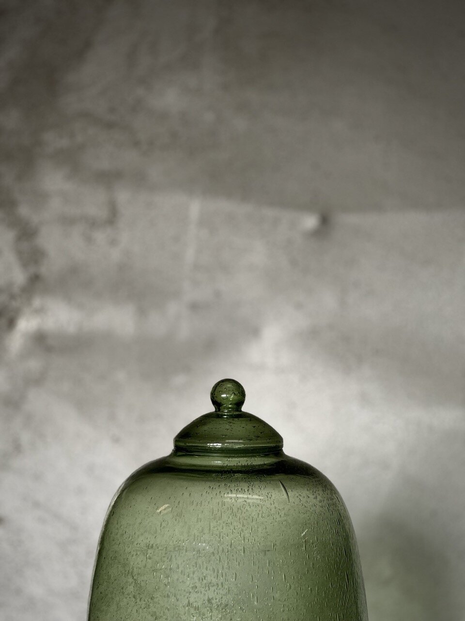 ALMA glass jar with lid, green bubble glass