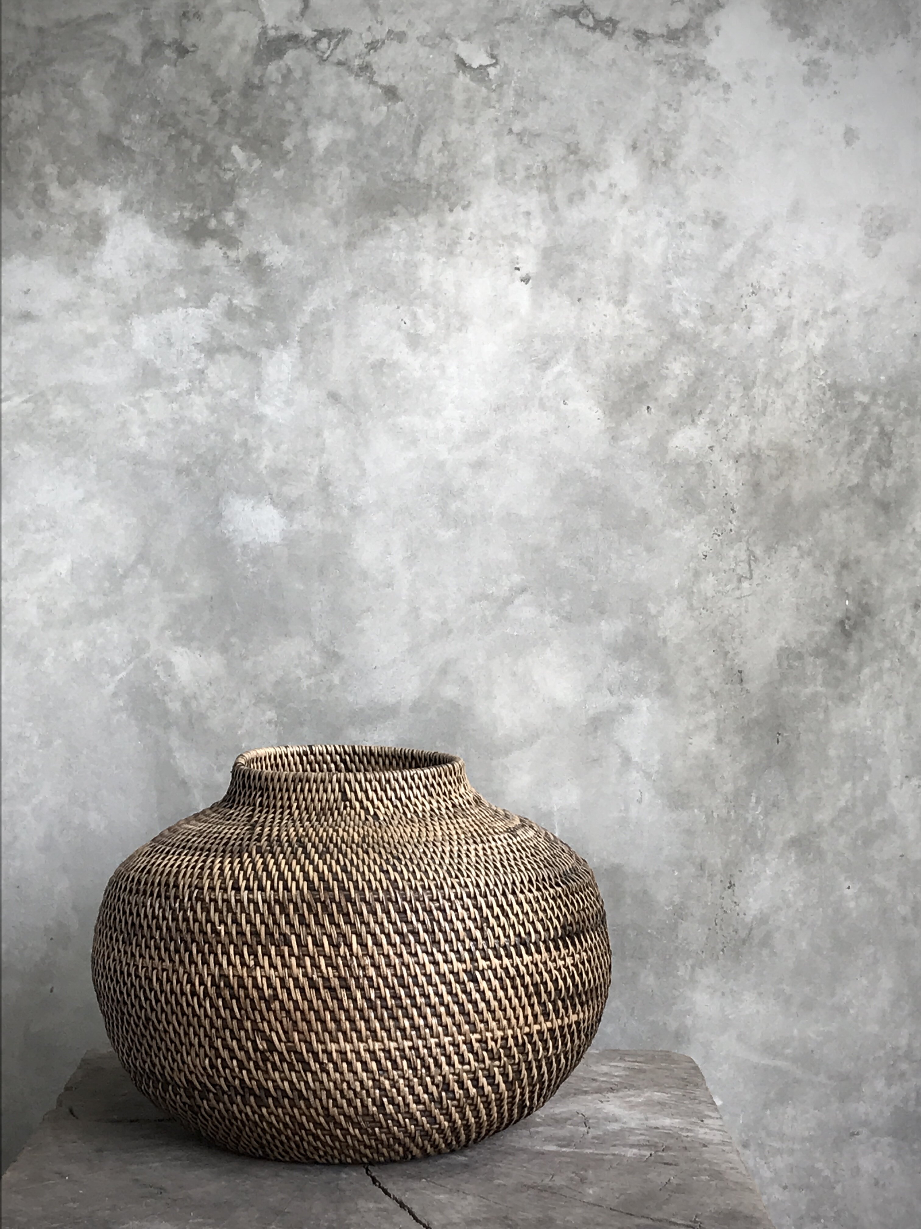 LONI, round rattan vase, brown Noori