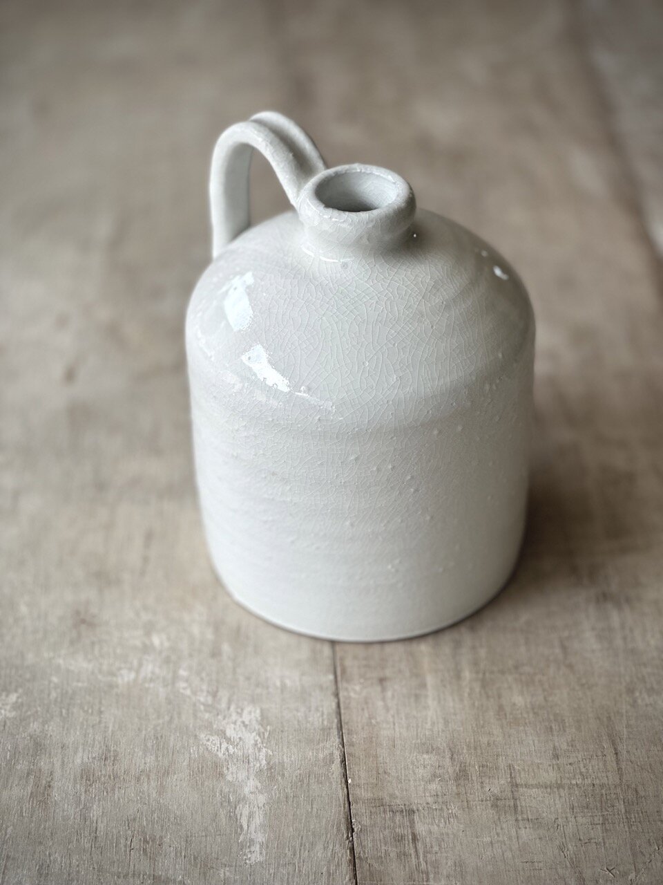 RODE vase with handle, off white crackle glazed