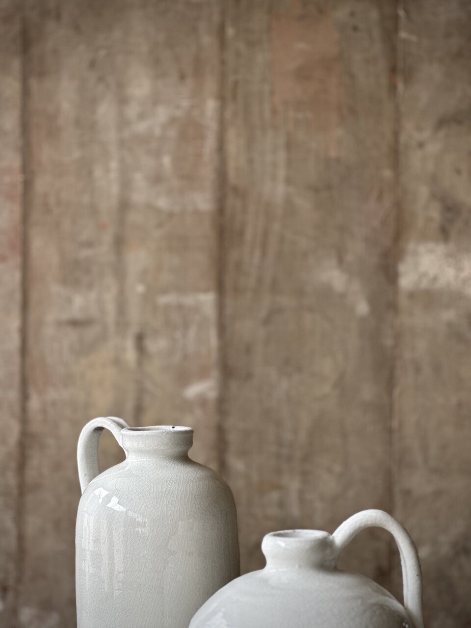 RODE vase with handle, off white crackle glazed