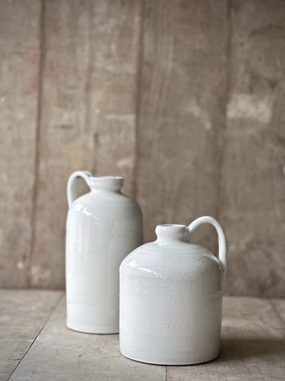 RODE vase with handle, off white crackle glazed