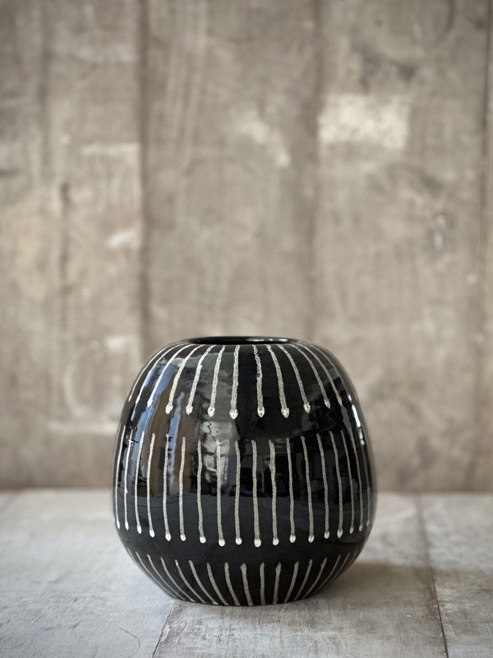 DEZ big round vase, black with white stripes glazed