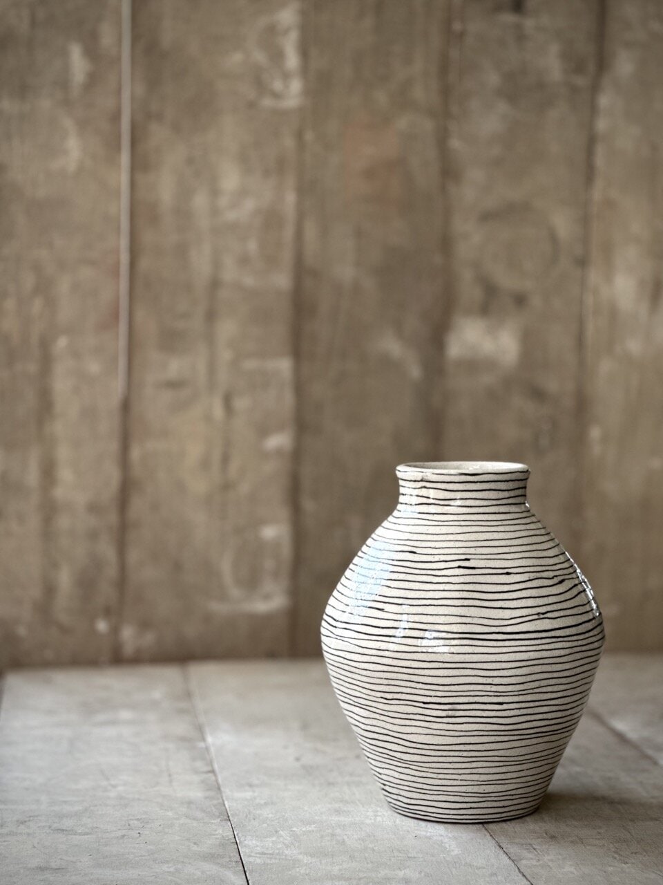 OBLE big vase, white with black horizontal stripes glazed
