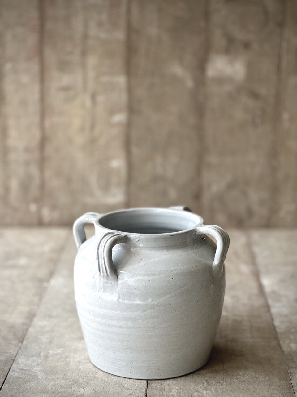 CERE round jar, antique white glazed