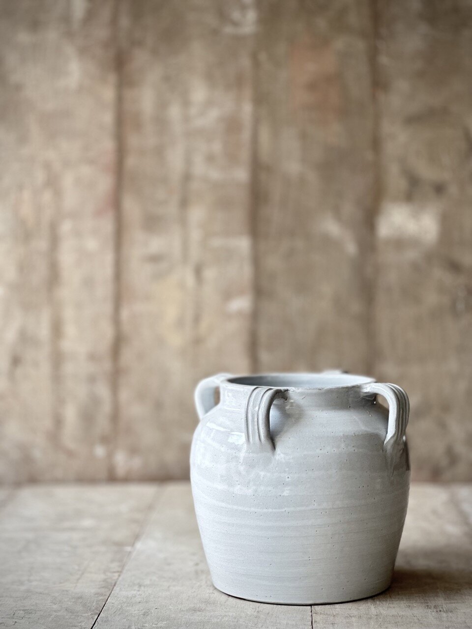 CERE round jar, antique white glazed