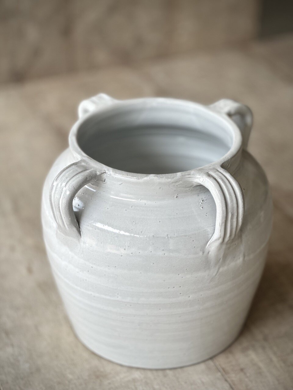 CERE round jar, antique white glazed