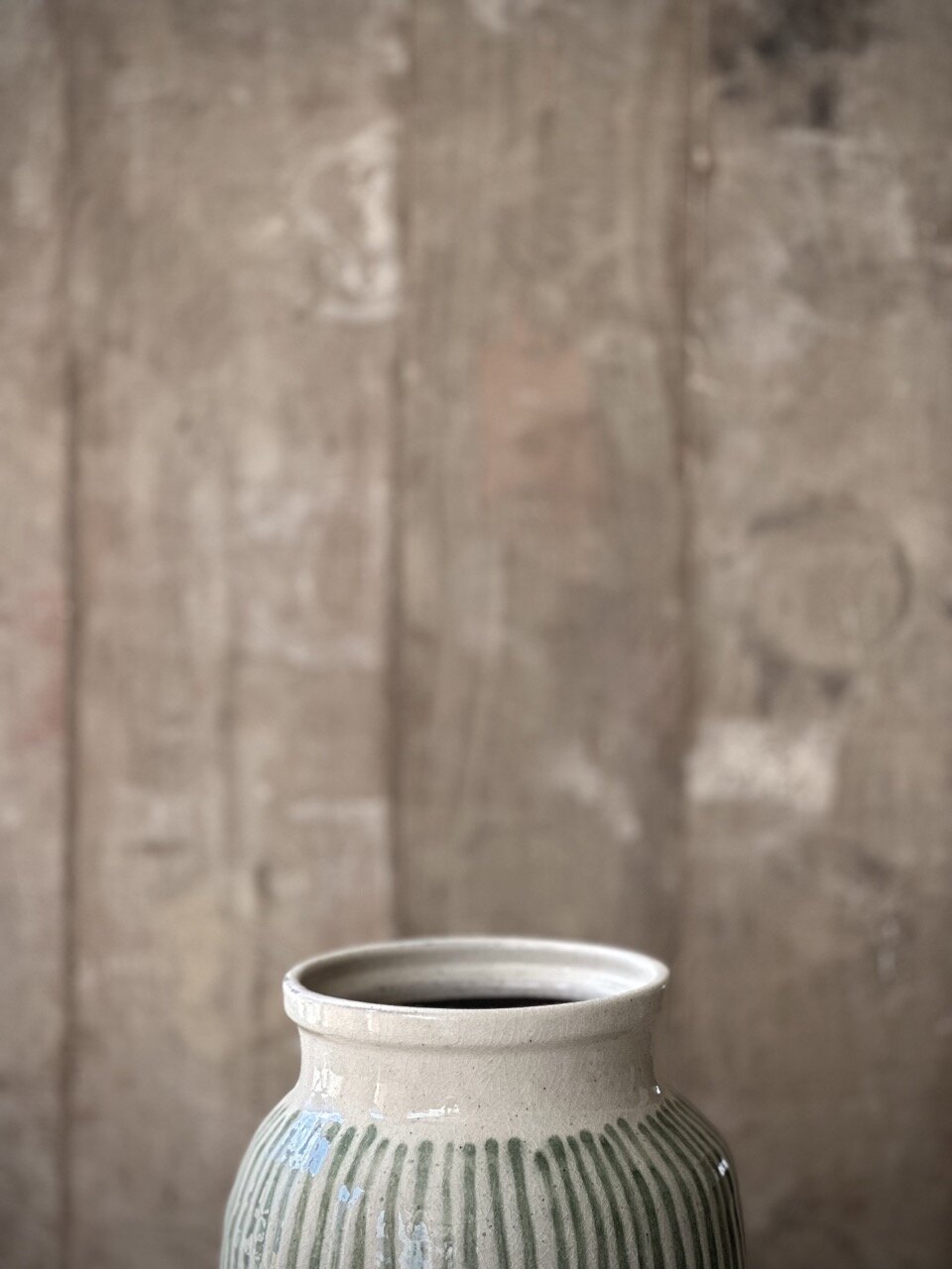 BEZ large vase, antique white with green stripes glazed