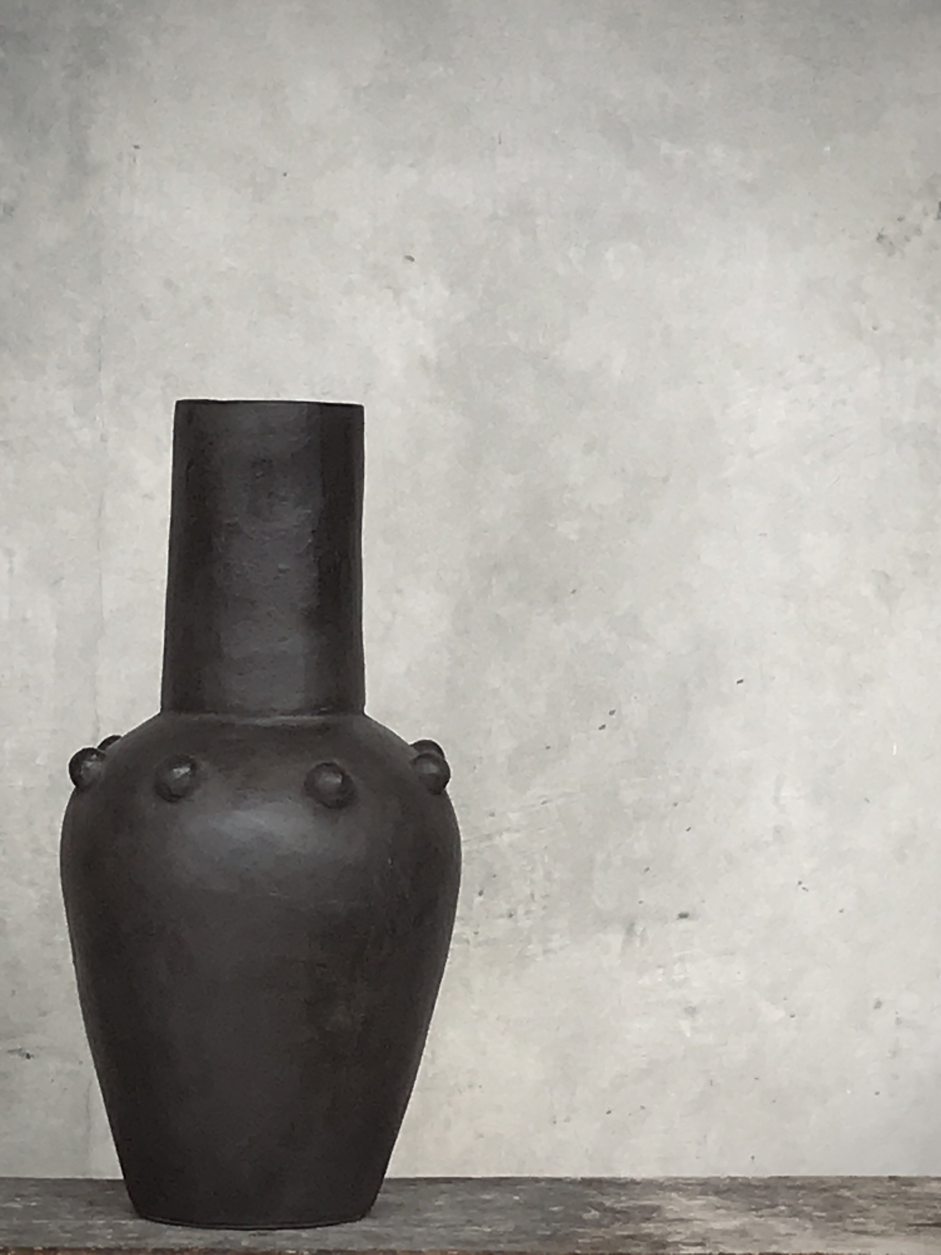 DELILAH vase w/dots, black antique