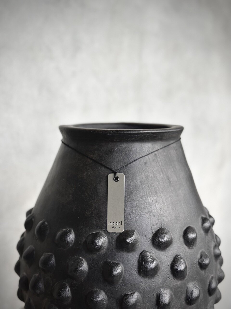 ZANDER pot w/dots, black antique