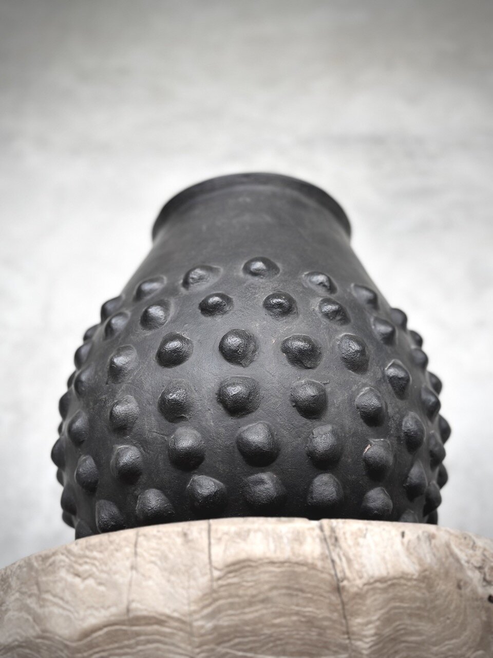 ZANDER pot w/dots, black antique