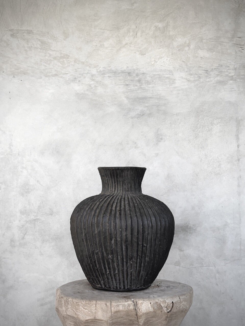 DAWA vase, black antique
