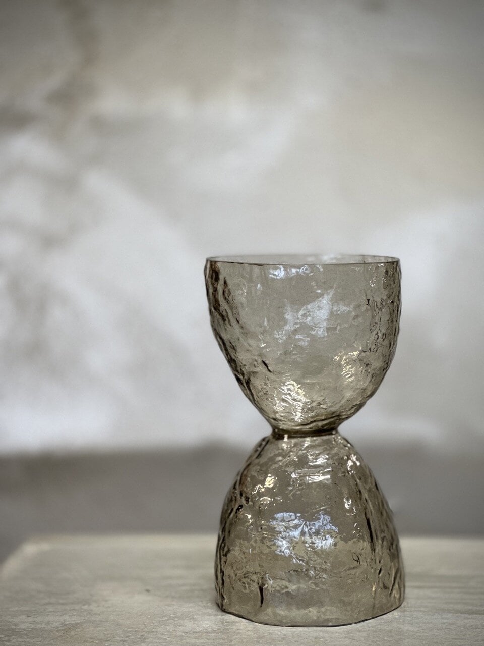 MANI glass vase / candle holder, light smoke