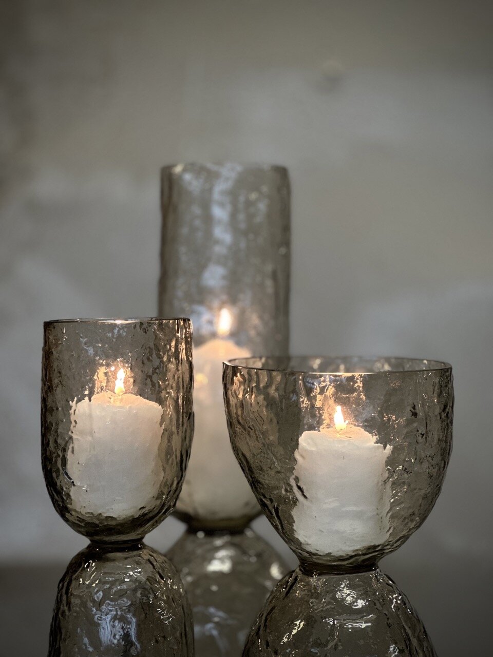 MANI glass vase / candle holder, light smoke
