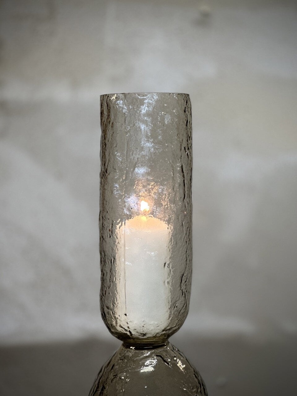 MADU glass vase / candle holder, light smoke