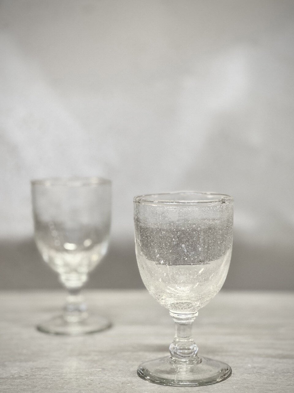 NARA wine glass, clear bubble glass