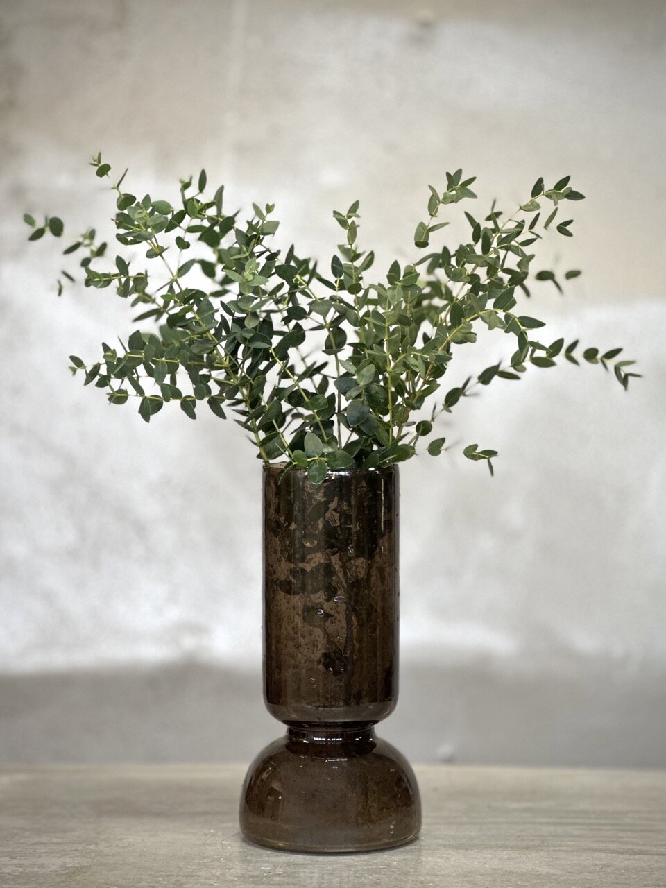 BONDO small glass vase / candle holder, smoke colour with stone finish