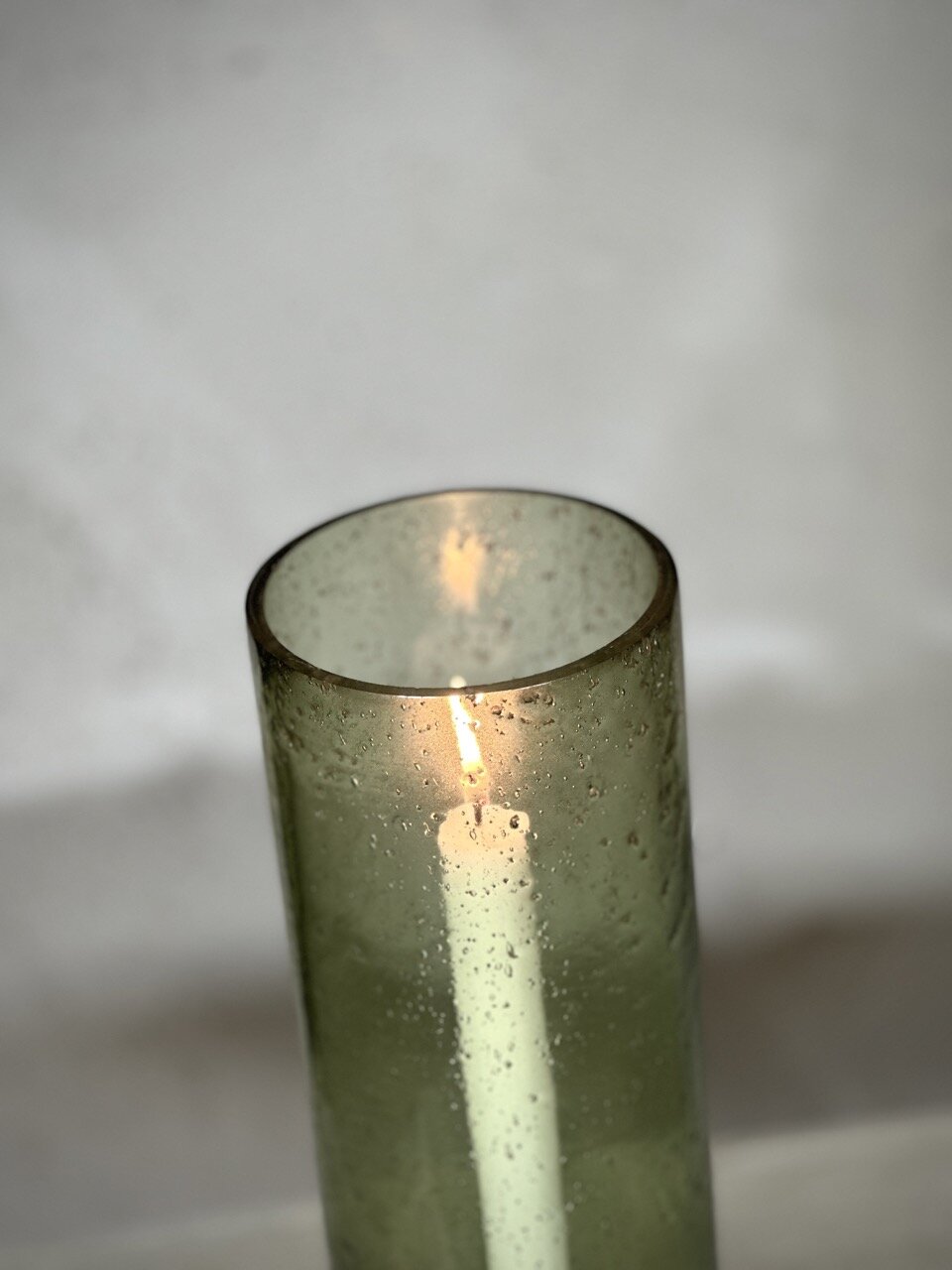 BONDO large glass vase / candle holder, light green with stone finish