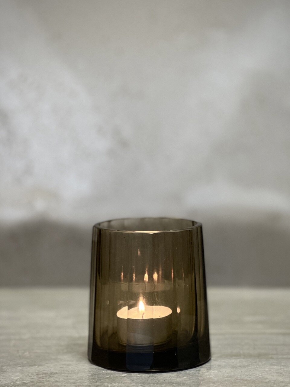PIDO small tea light candle holder, light smoke colour