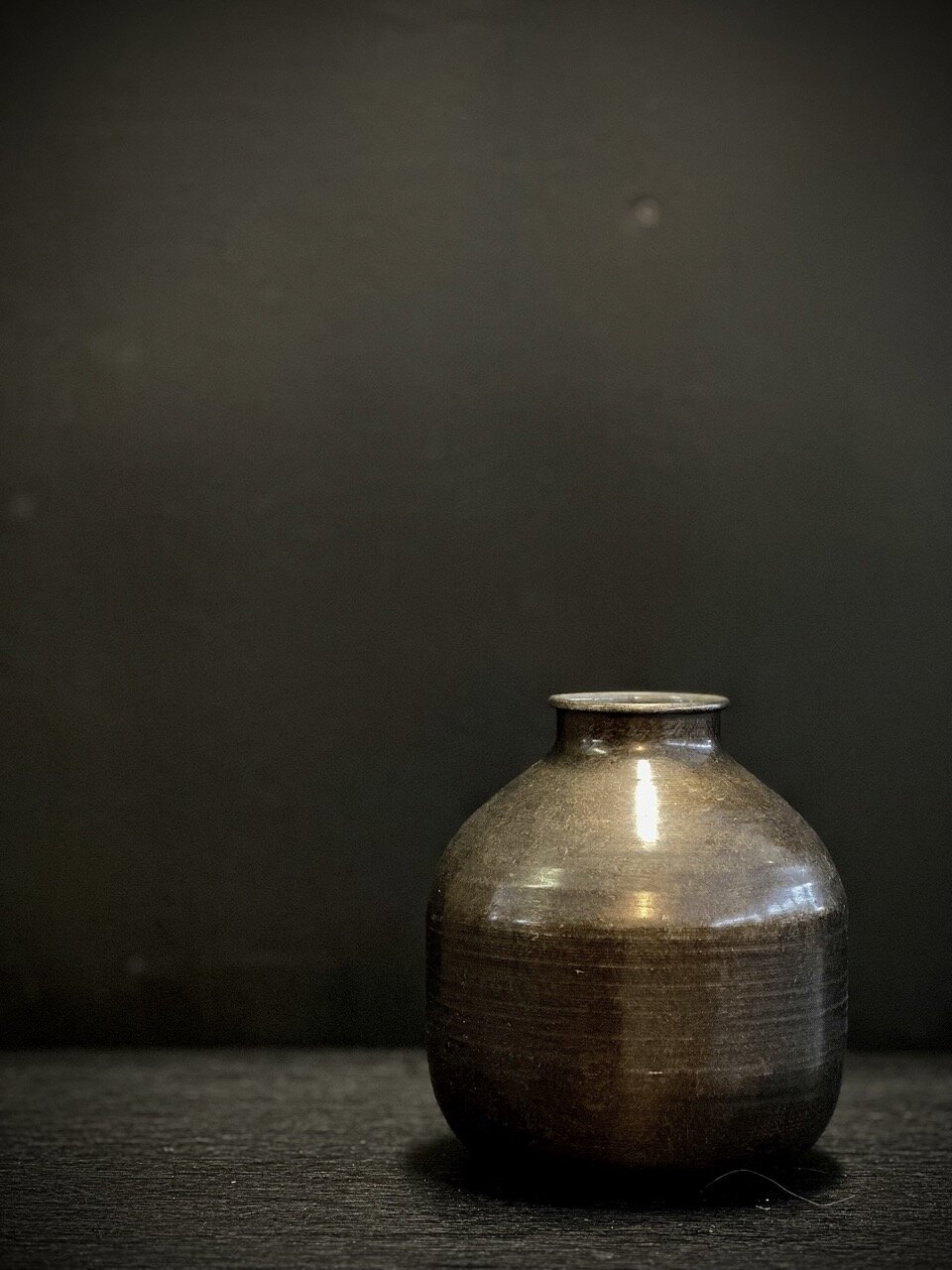 LEO vase, antique brown