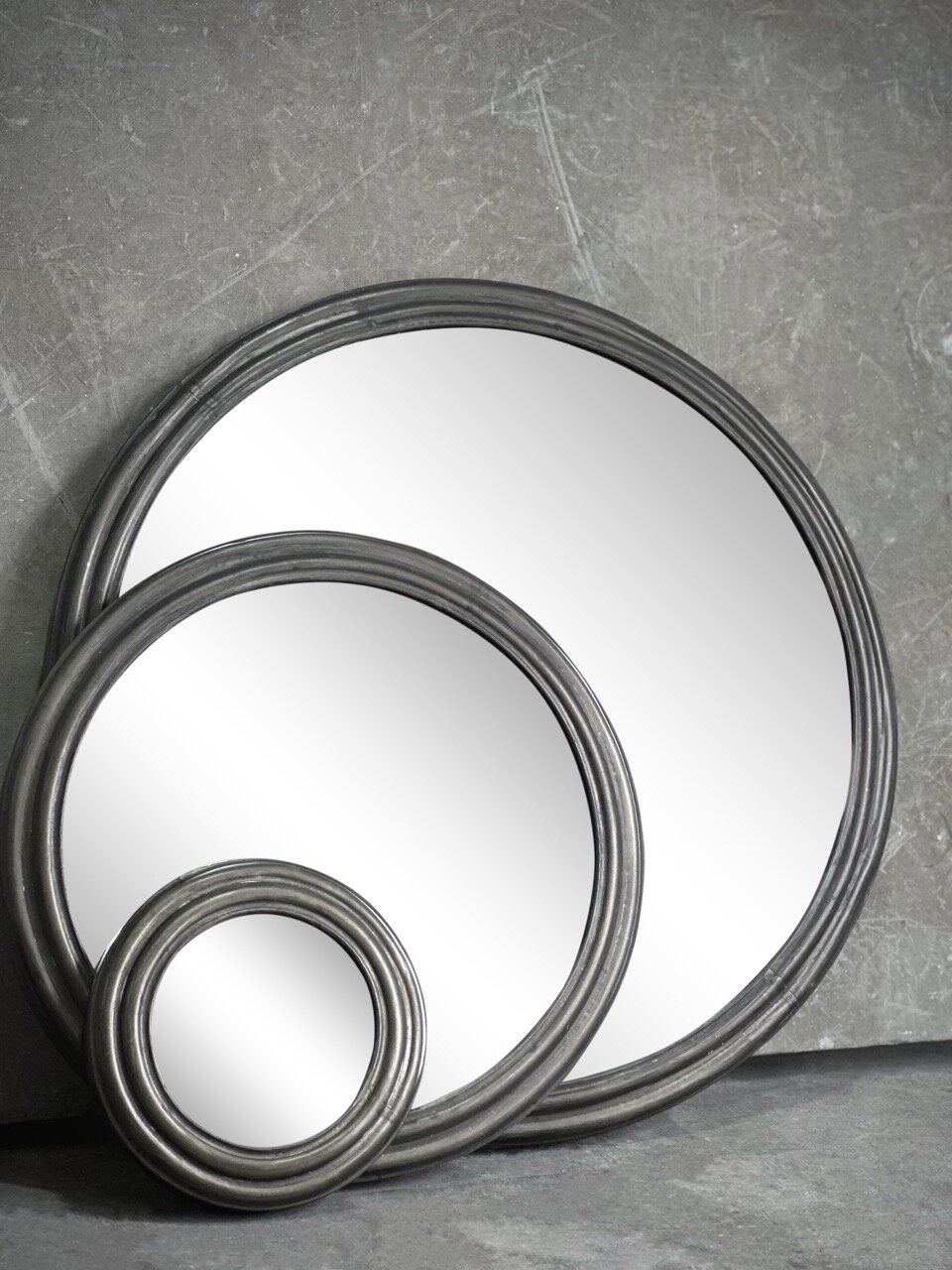 CIRCULO - S - small round mirror, antique