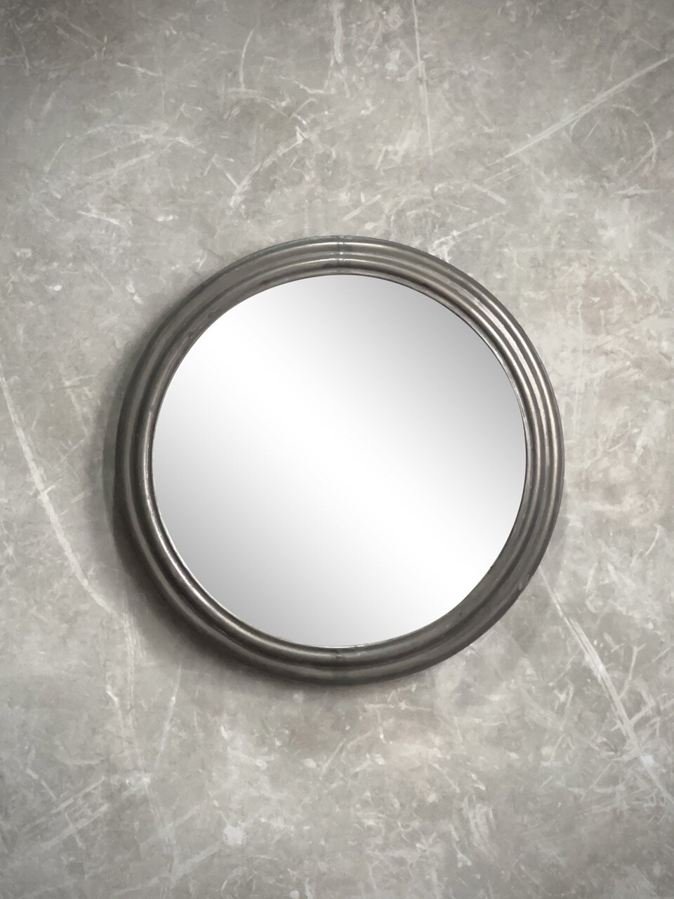 CIRCULO - M - medium round mirror, antique