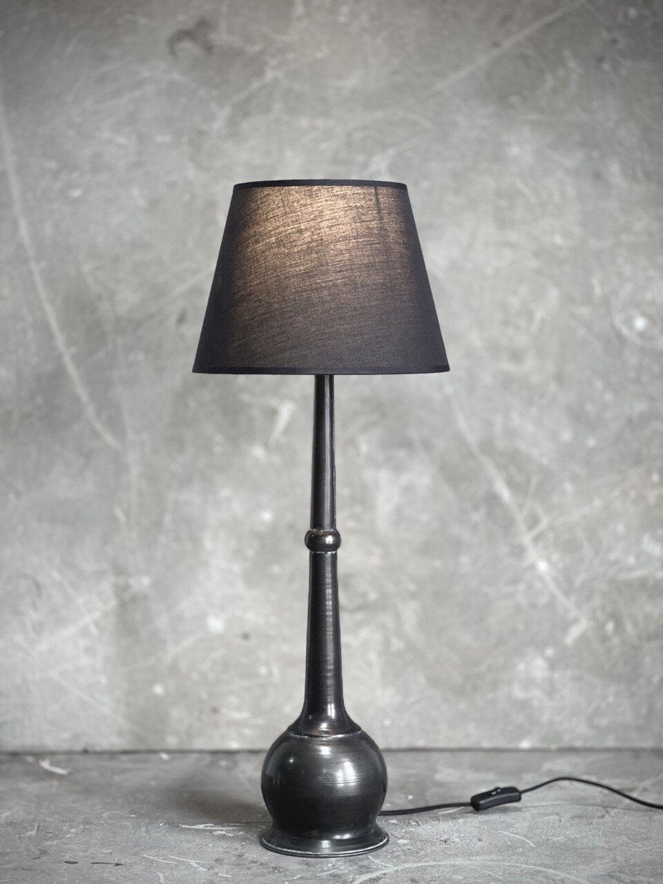 ZUKU metal lamp with black cotton shade, antique black