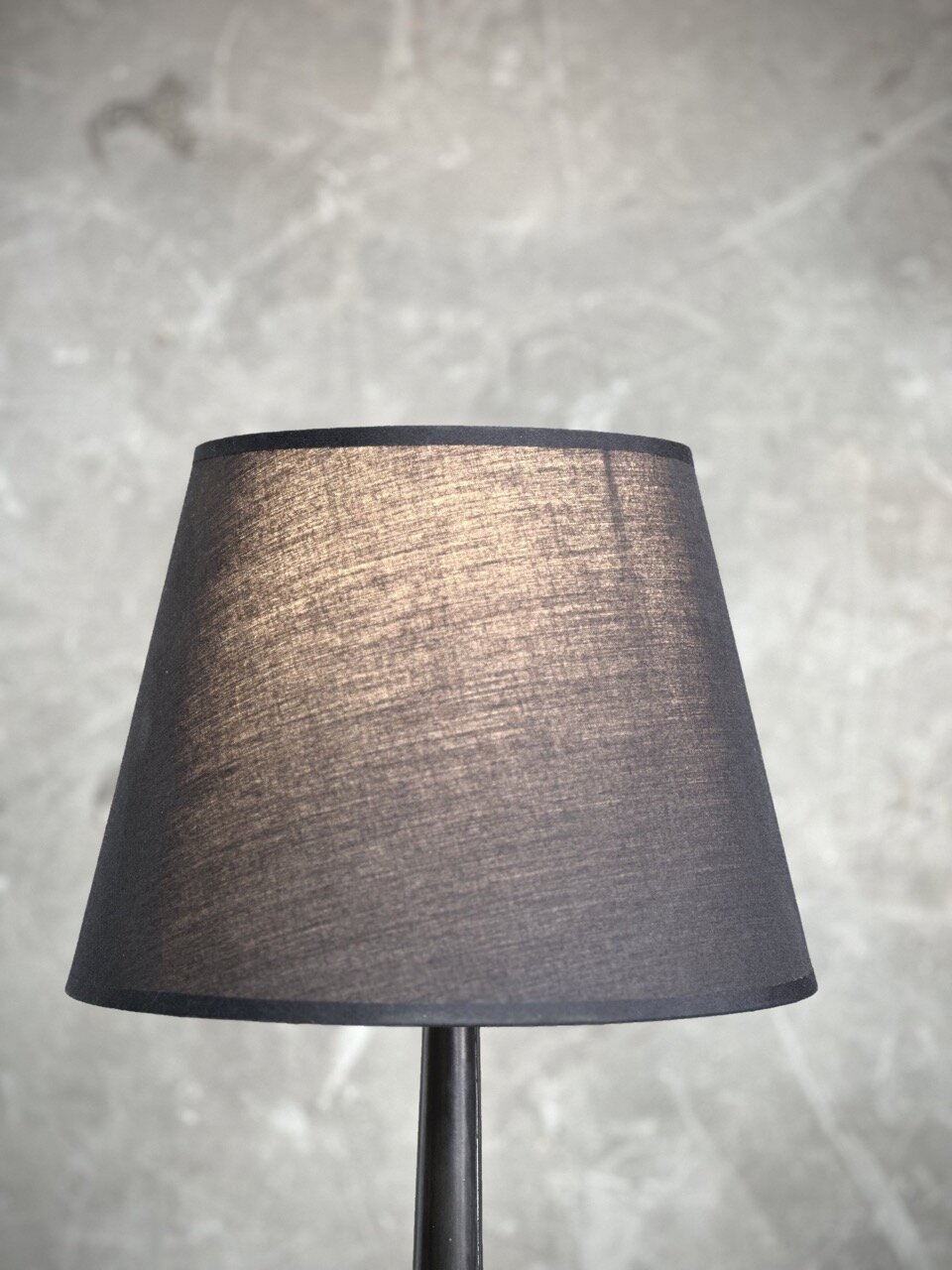 ZUKU metal lamp with black cotton shade, antique black