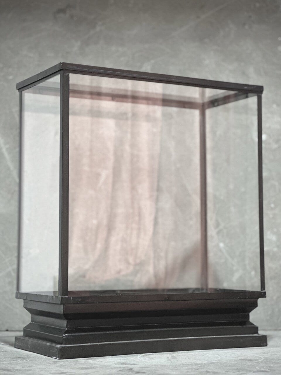 VOIR - L - large display, antique black