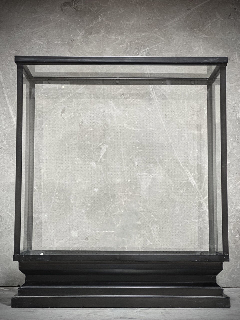 VOIR - L - large display, antique black