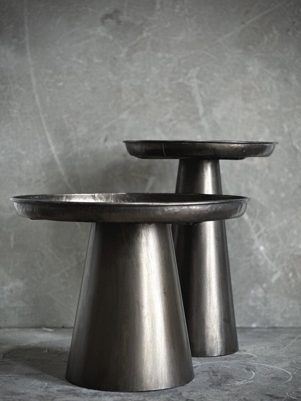 MONZON round coffee table, antique brass