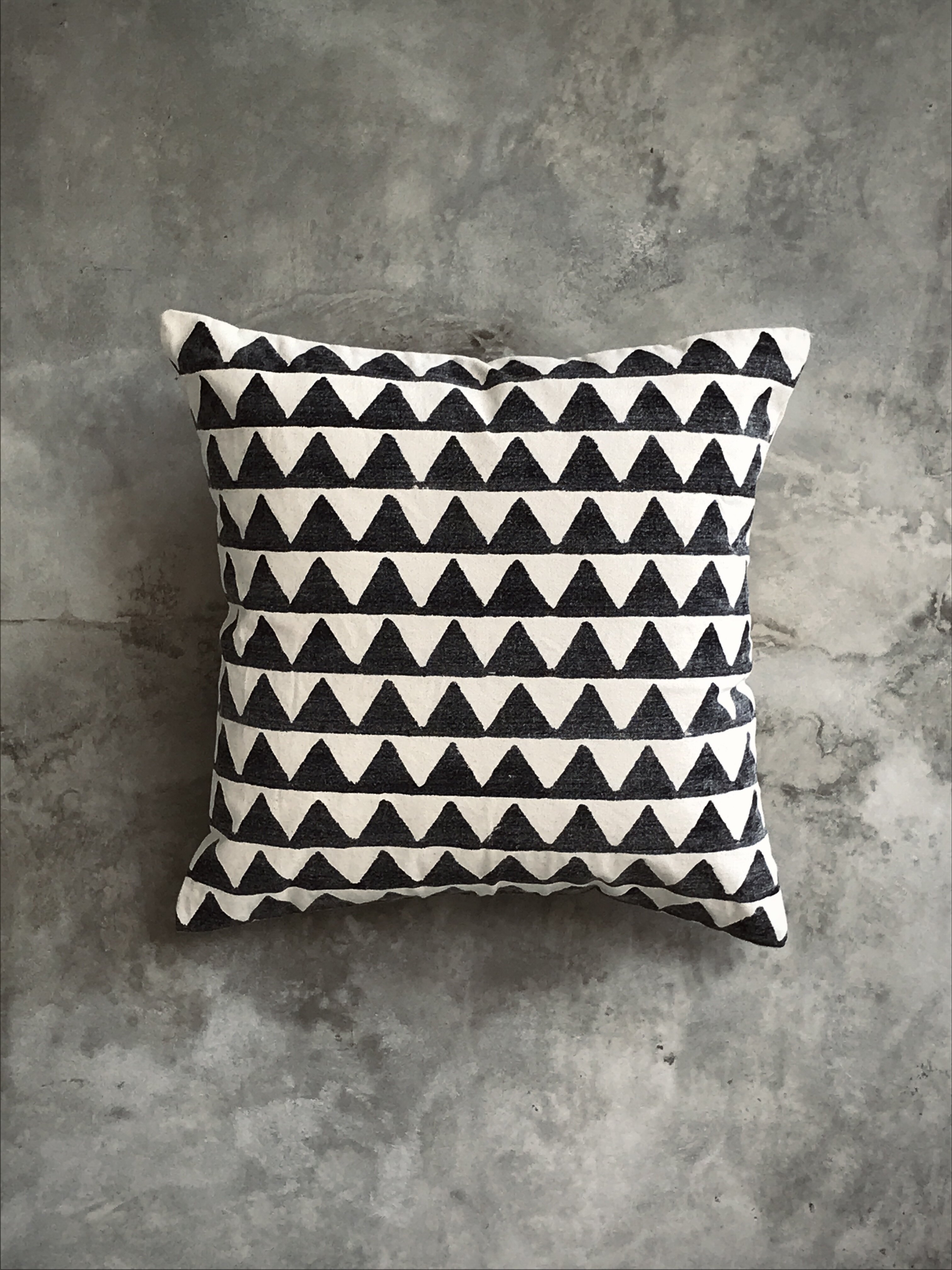 BECKY, canvas cushion cover, off-white/black