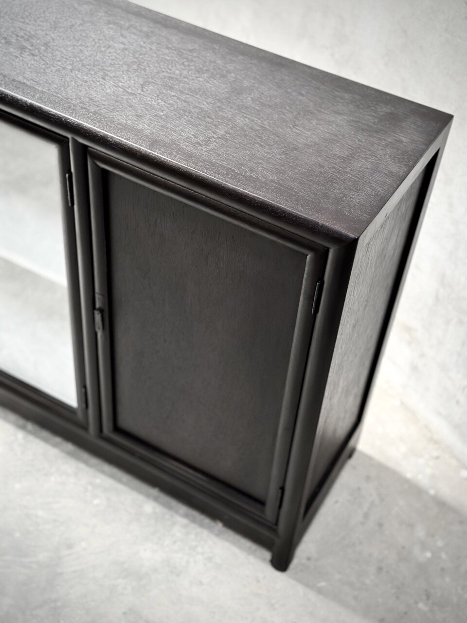 ZHANG sidetable-cabinet, china black & vintage white
