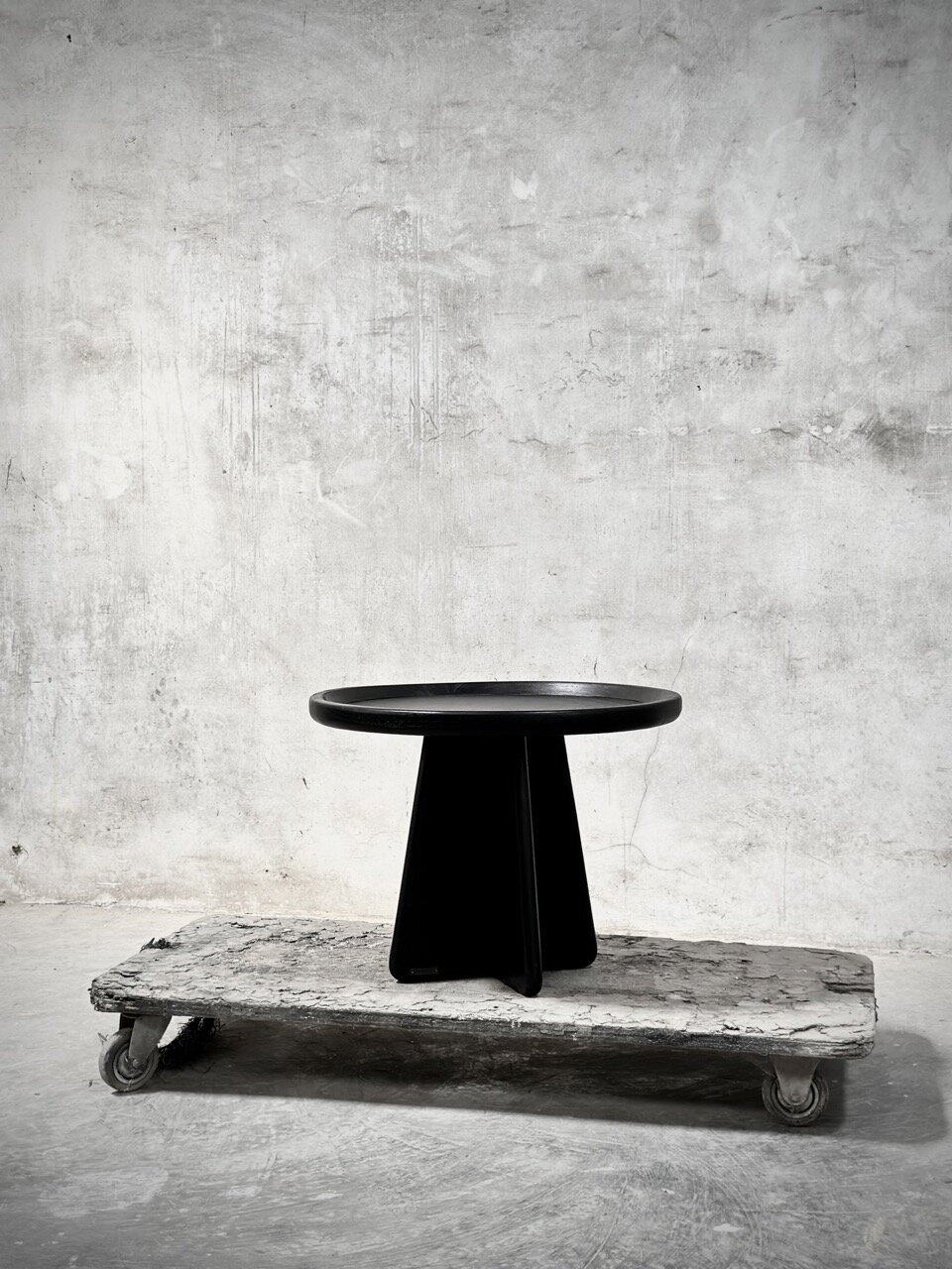 SOGO small round coffee table, black