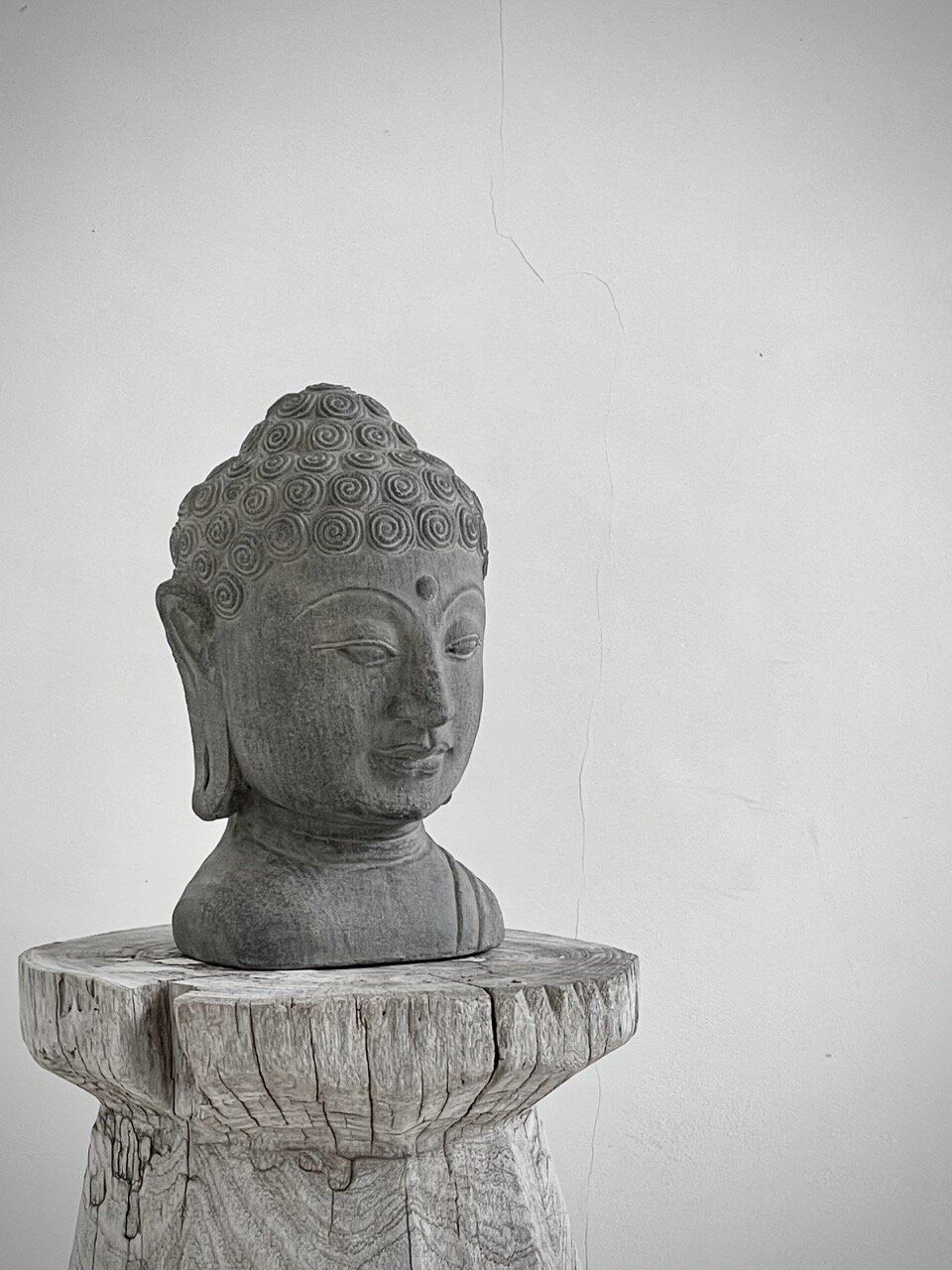 BUDDHA HEAD thai, grey wash