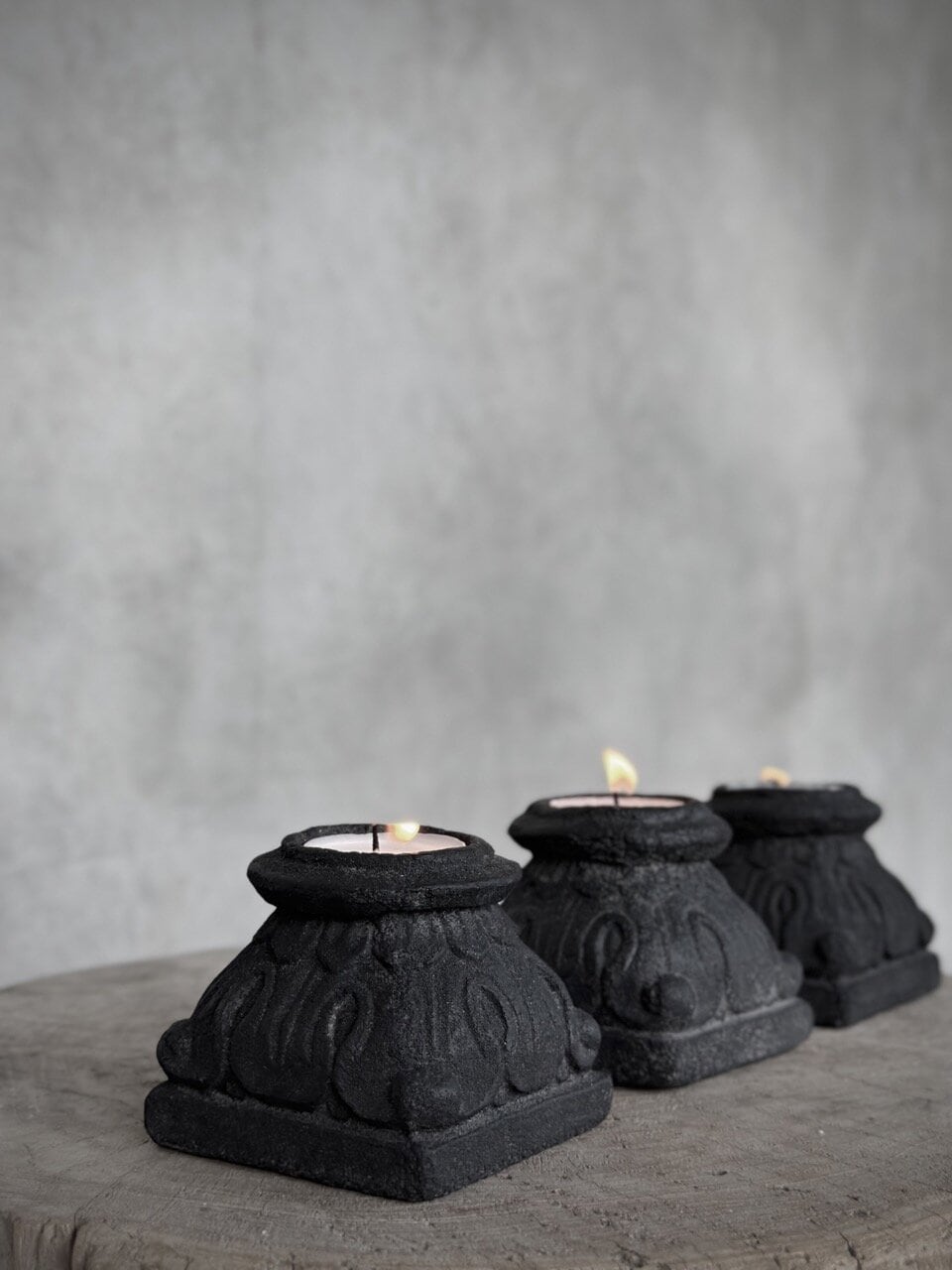 TIWI tealight stone candle holder, black antique