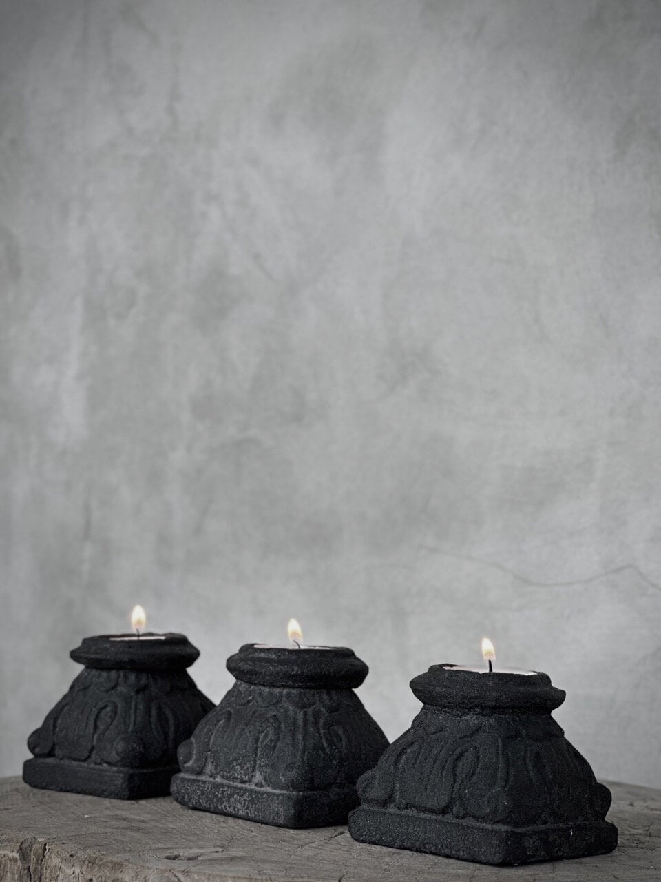 TIWI tealight stone candle holder, black antique