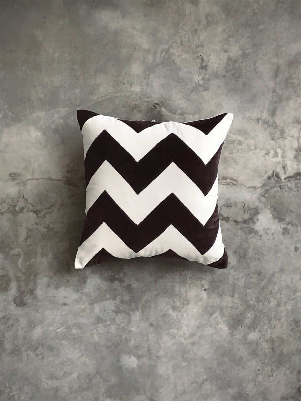 LOIE velvet cushion cover, off-white/brown