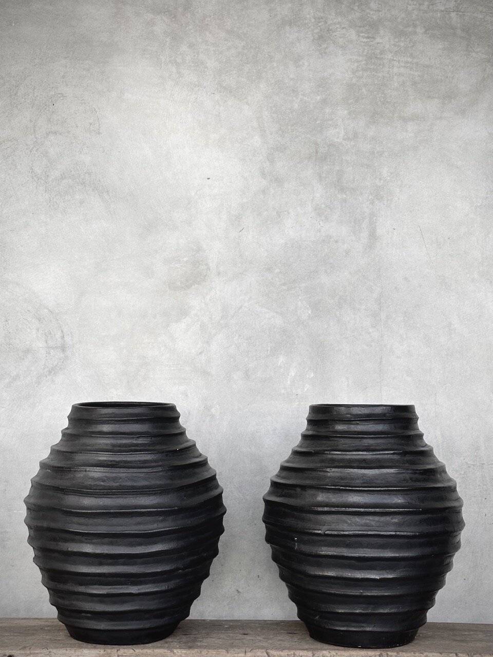 DIKA big urn, black antique